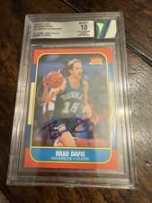 1986-87 Fleer Basketball #22 Brad Davis Mavericks JF GU Patch BGS BAS 10 AUTO